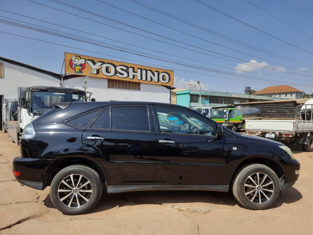 Toyota HARRIER (Kawundo)