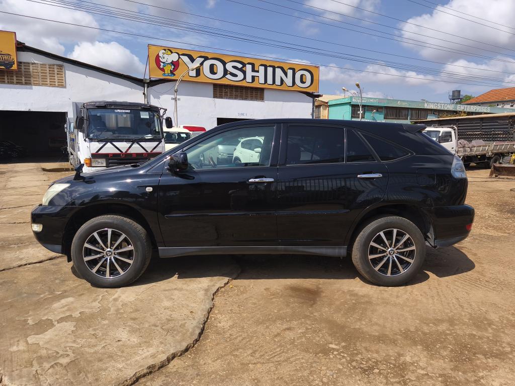 Toyota HARRIER (Kawundo)