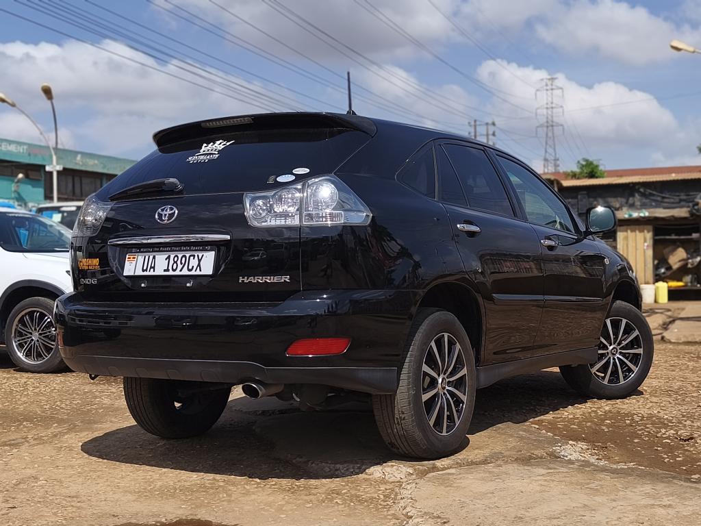 Toyota HARRIER (Kawundo)
