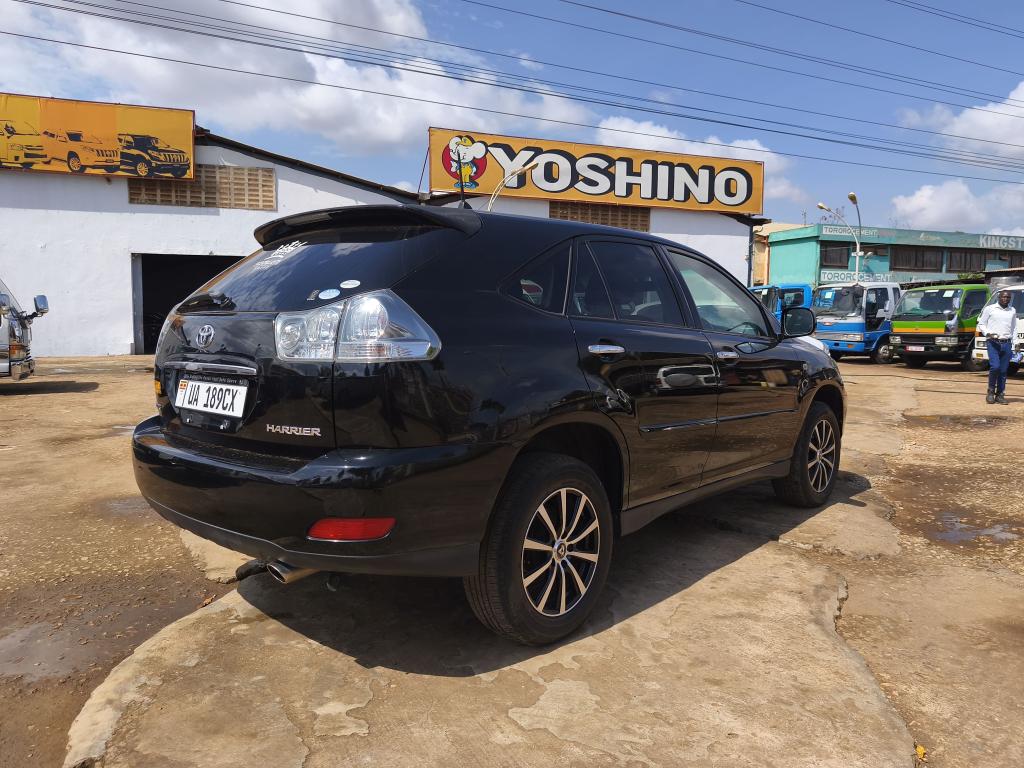 Toyota HARRIER (Kawundo)