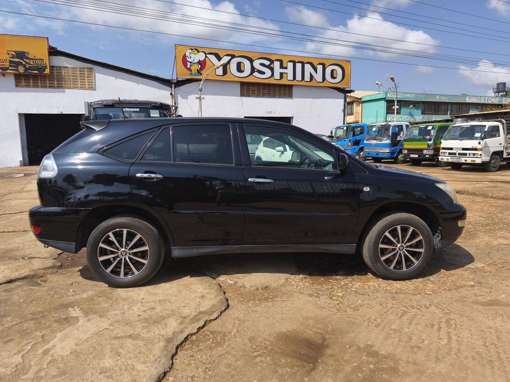 Toyota HARRIER (Kawundo)