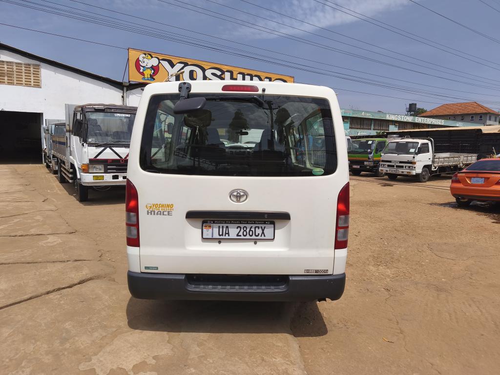 Toyota HIACE (Drone)