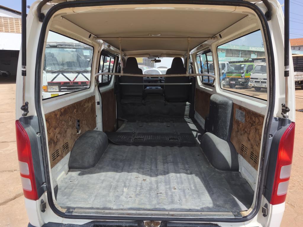 Toyota HIACE (Drone)