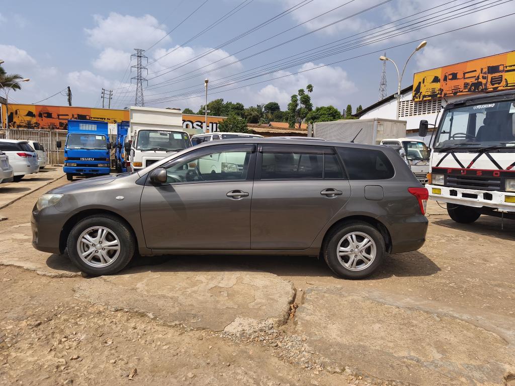 Toyota COROLLA　FIELDER