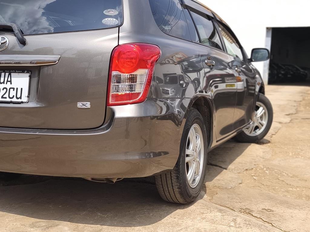 Toyota COROLLA　FIELDER