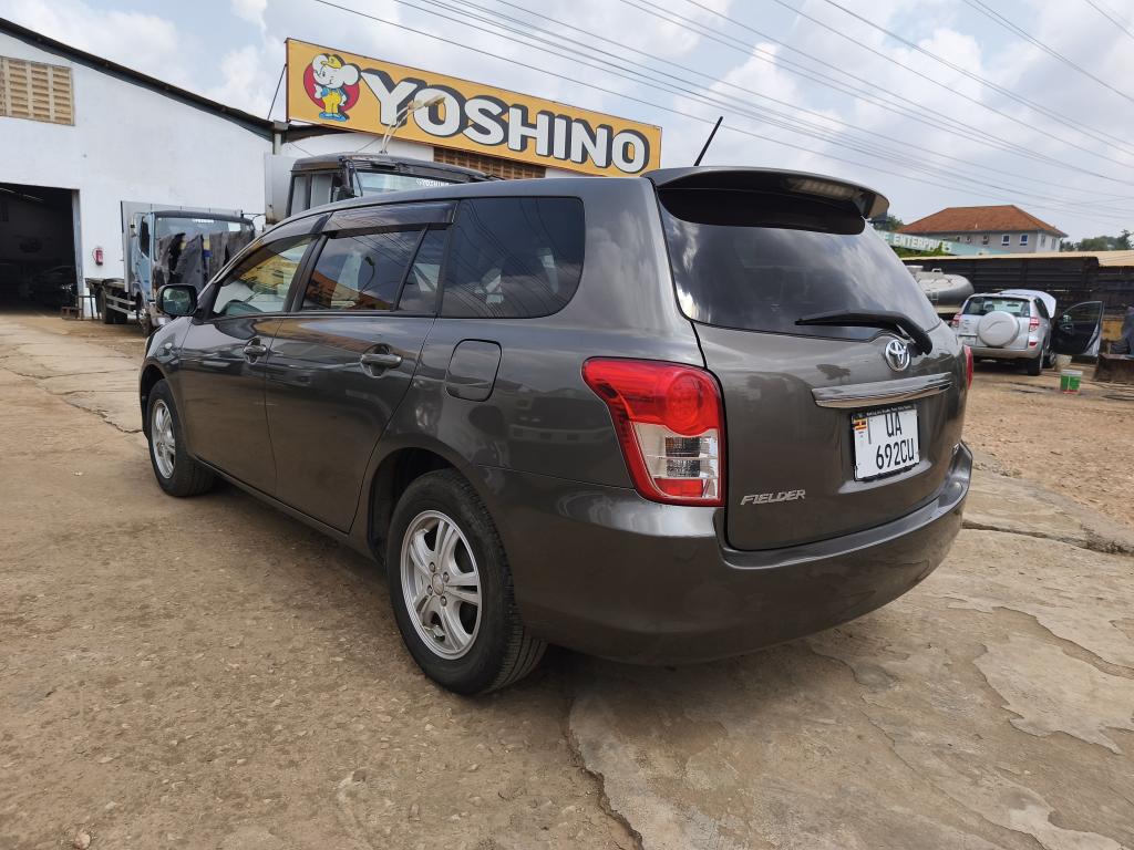 Toyota COROLLA　FIELDER