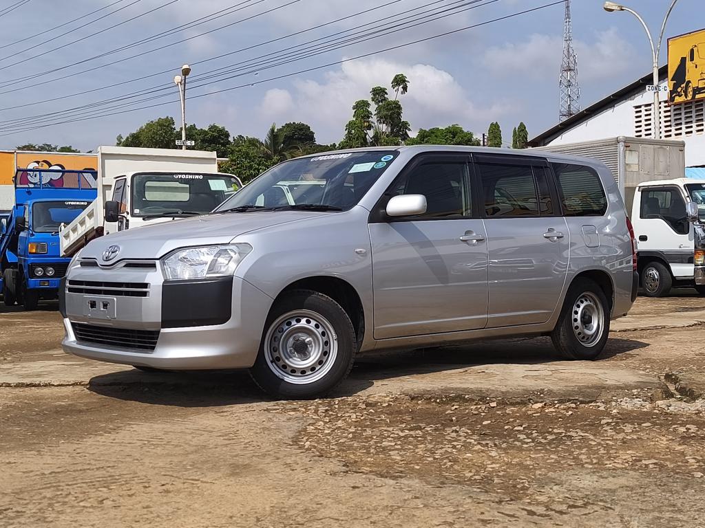 Used August 2017 Toyota PROBOX wagon for sale 03892