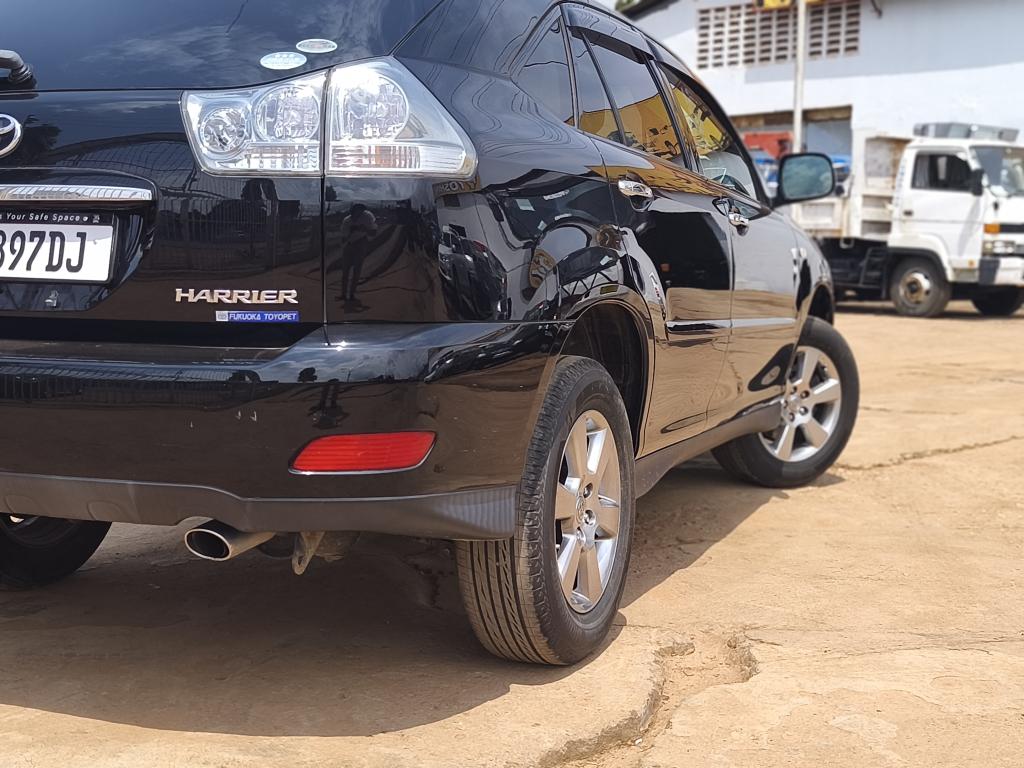 Toyota HARRIER (Kawundo)