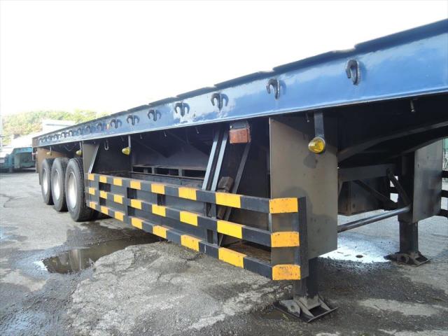 大型トレーラー - 3軸フラットのセミトレーラーです！