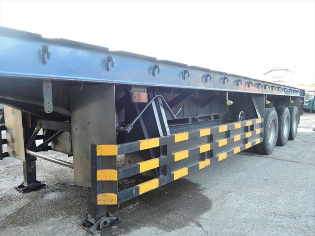 大型トレーラー - 3軸フラットのセミトレーラーです！