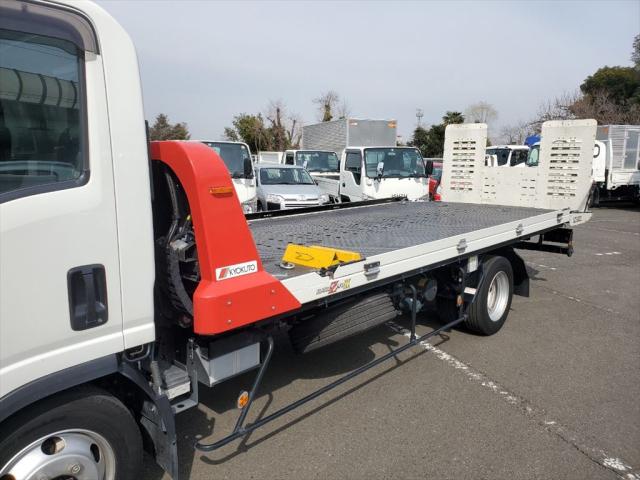 いすゞエルフ 小型セーフティーローダー - 自社レンタカーで使用してい