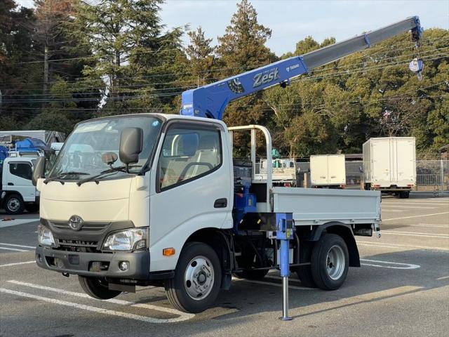 トヨタ 小型クレーン付平ボディー - 低走行！2t標準巾☆3段・ラジコン