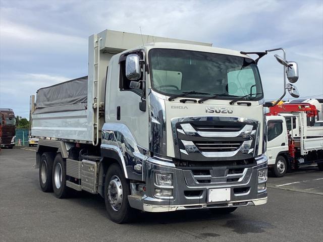 いすゞギガ 大型ダンプ - 荷台L：5.30m、W：2.30m