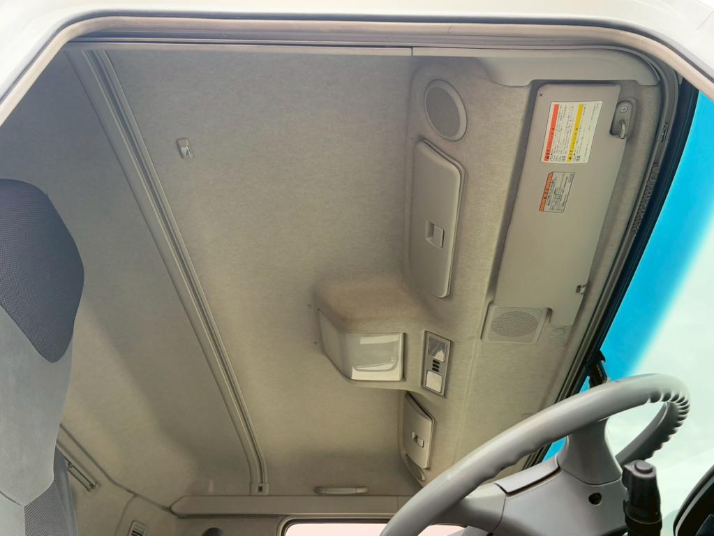 三菱ふそうスーパーグレート 大型クレーン付平ボディー - 2デフ！リア