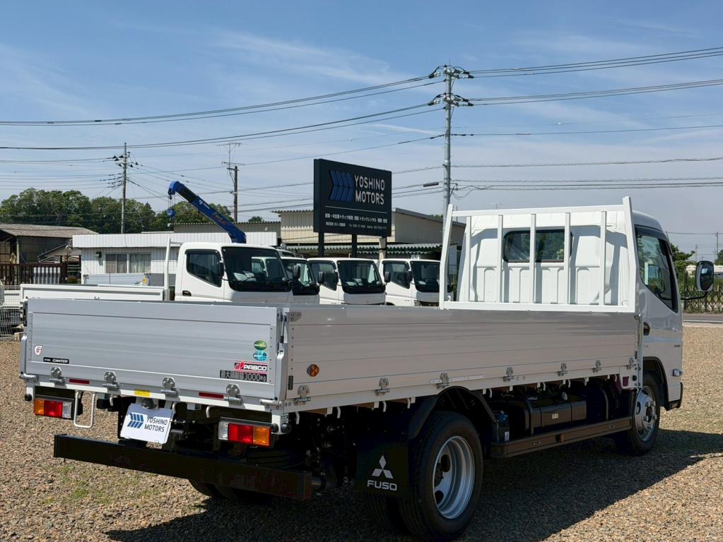 三菱ふそうキャンター 小型アルミ平ボディー - 登録済未使用車☆新型